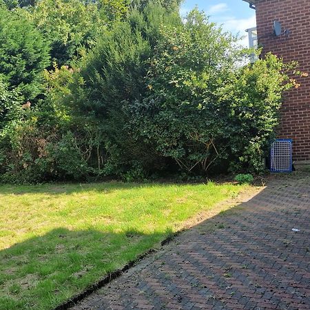 D Elmdon Homestay Shared 4 Bedrooms Birmingham Exteriér fotografie