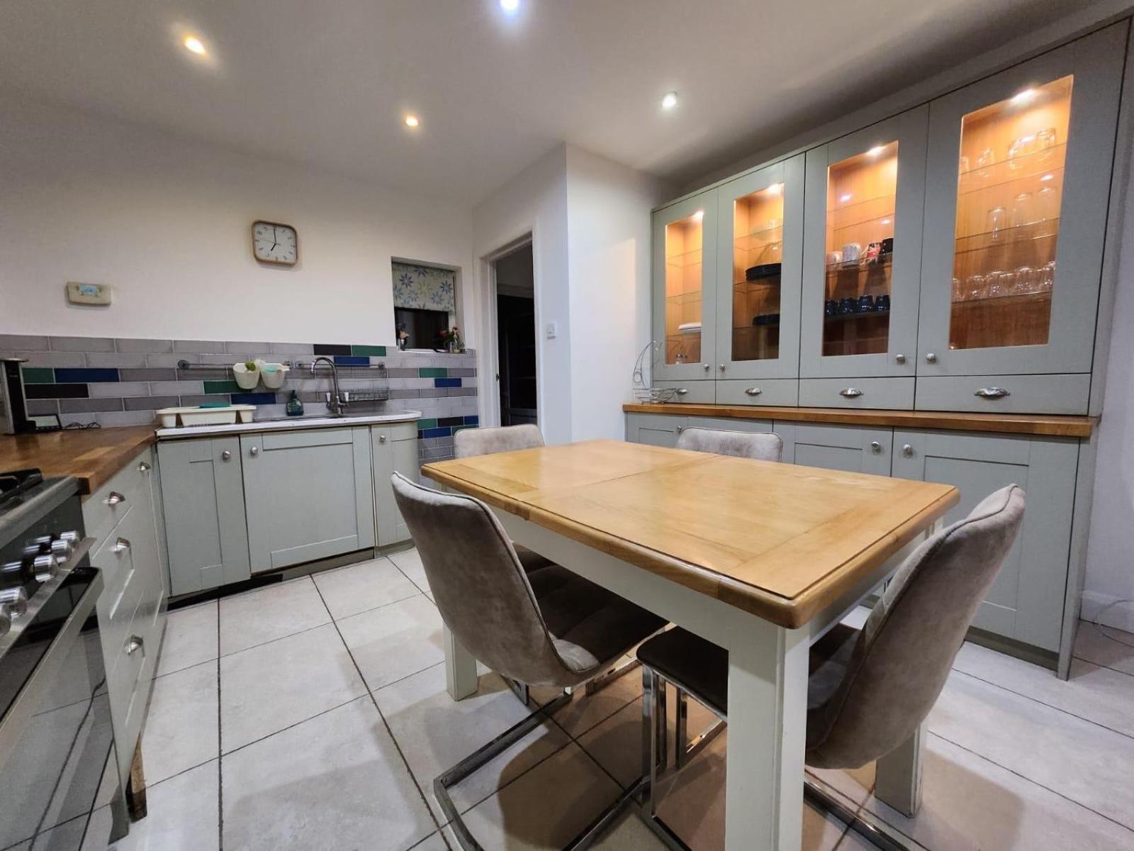 D Elmdon Homestay Shared 4 Bedrooms Birmingham Exteriér fotografie