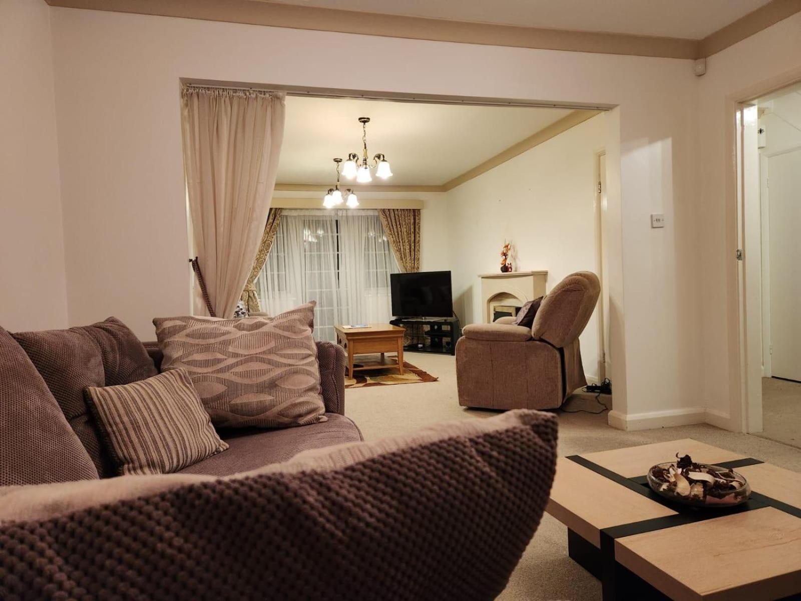 D Elmdon Homestay Shared 4 Bedrooms Birmingham Exteriér fotografie