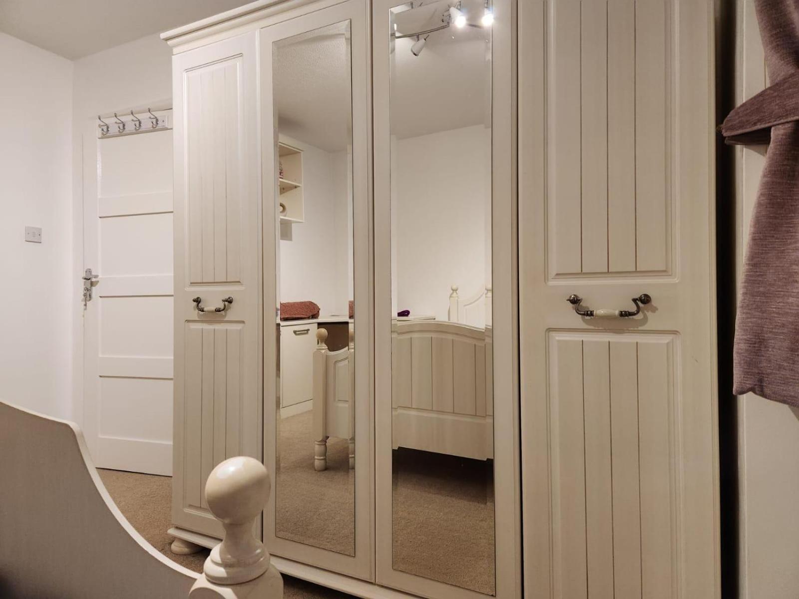 D Elmdon Homestay Shared 4 Bedrooms Birmingham Exteriér fotografie