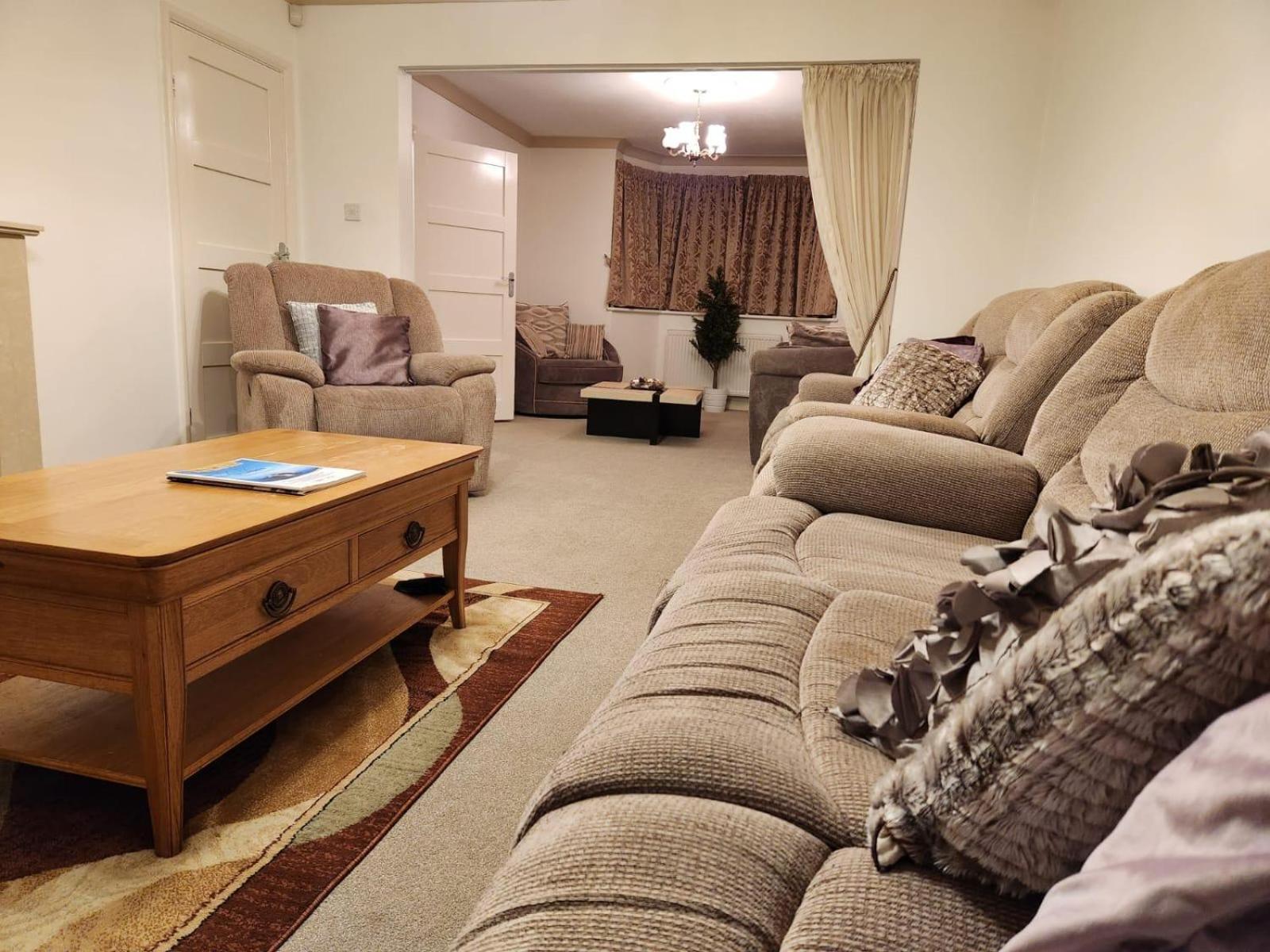 D Elmdon Homestay Shared 4 Bedrooms Birmingham Exteriér fotografie