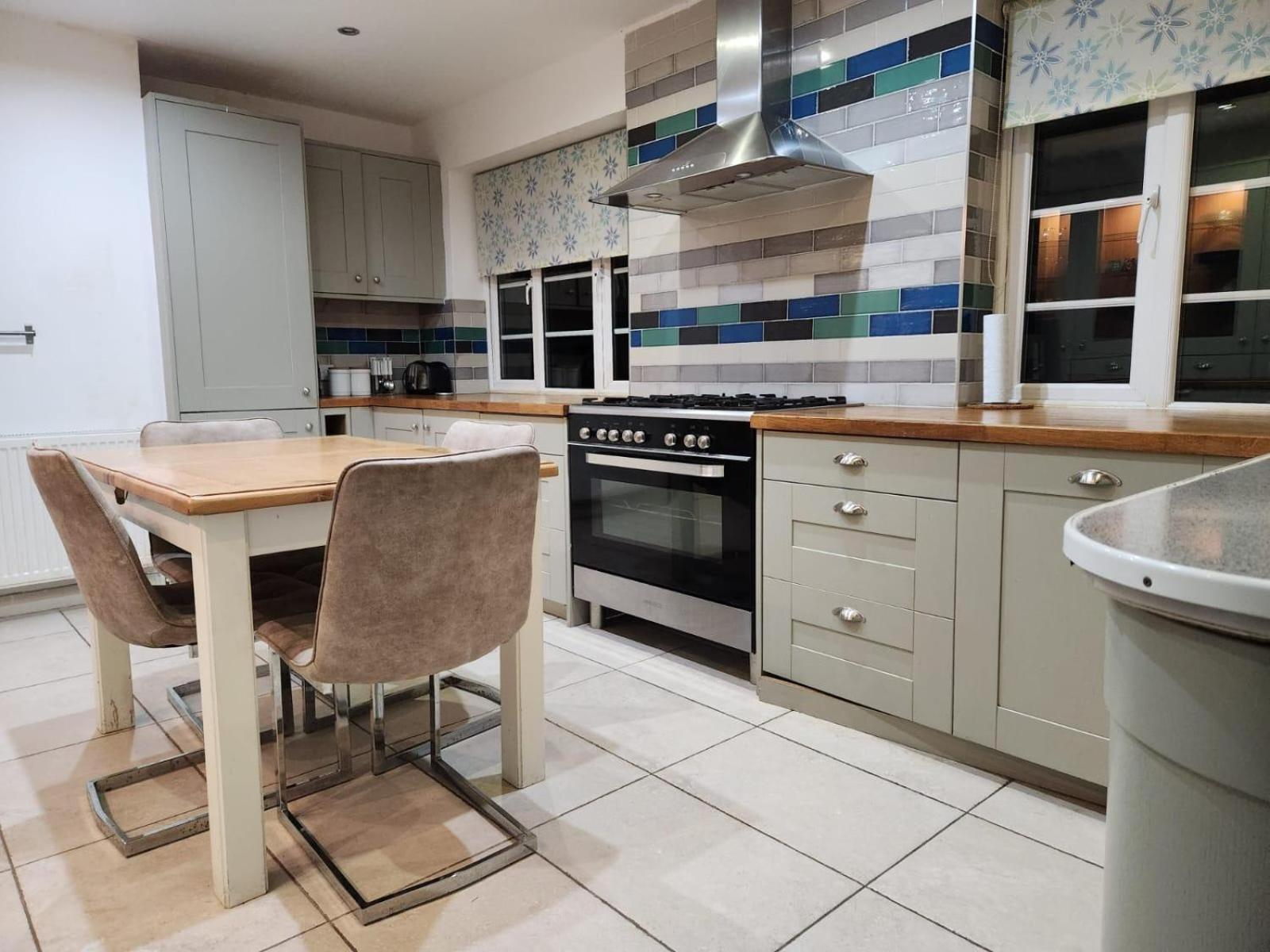 D Elmdon Homestay Shared 4 Bedrooms Birmingham Exteriér fotografie